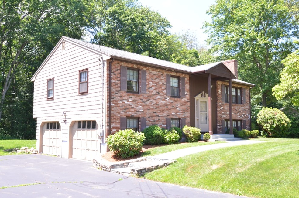 386 Coronation Dr, Franklin, MA 02038 - photo 1