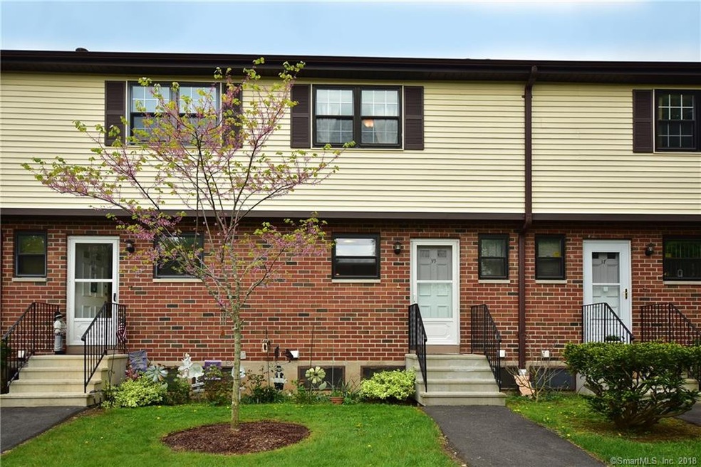 39 Hampton Ct unit 39, Newington, CT 06111 - photo 1