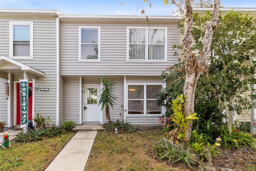 Affordable and stylish 2 bedroom townhome in Winter Springs