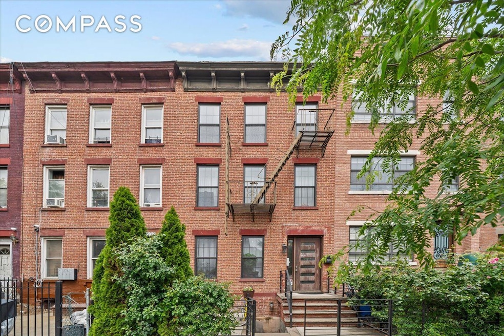 Sold $1,925,000 • Co-Listing Agent