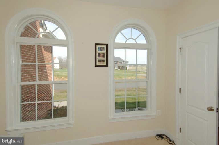 18113 South Shore Dr, Purcellville, VA 20132 - photo 1