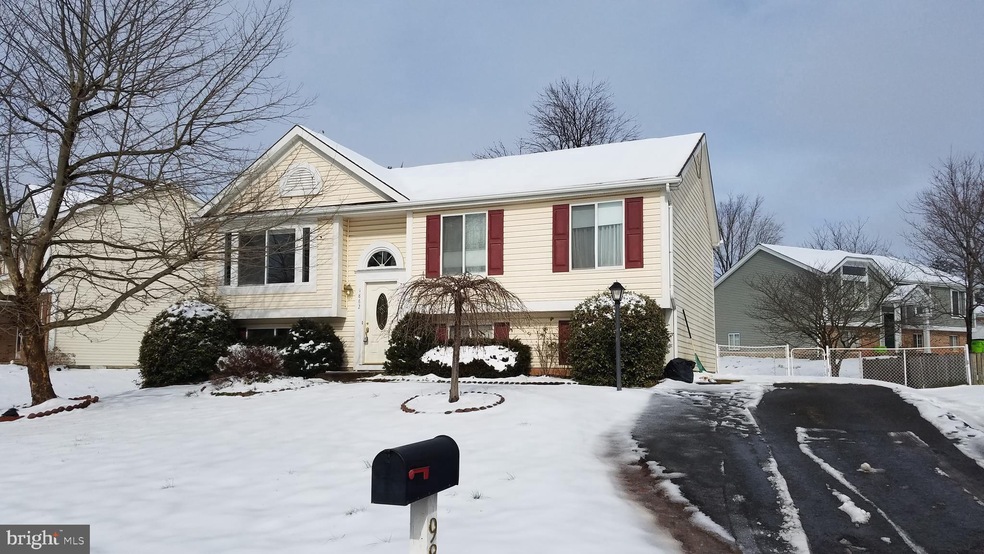 9862 Nimitz Ct, Manassas, VA 20109 - photo 1