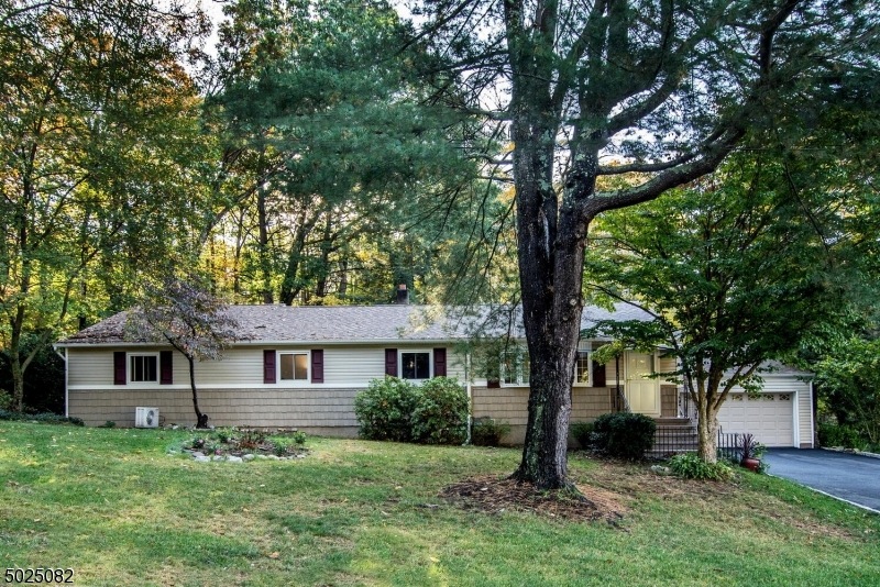 4 Kendall Dr, Ringwood, NJ 07456 - photo 1