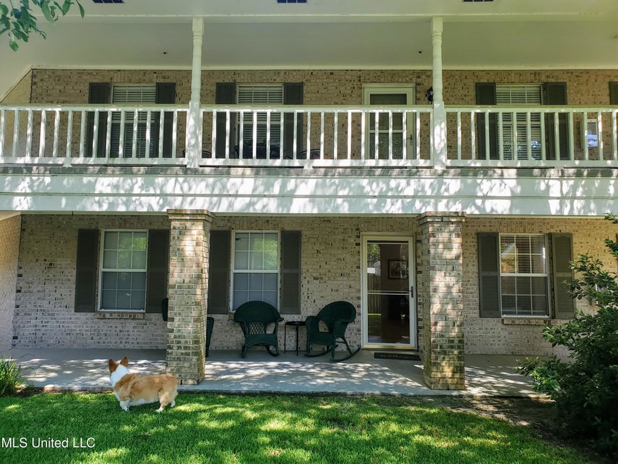 515 Third St unit 6, Bay Saint Louis, MS 39520 - photo 1