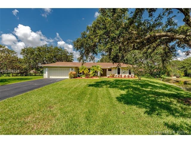 4011 SW 111th Ln, Davie, FL 33328 - photo 1