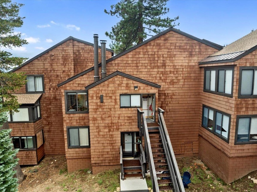11563 Snowpeak Way unit 646, Truckee, CA 96161 - photo 1