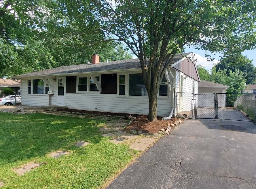 109 Pueblo Rd, Carpentersville, IL 60110 - photo 1