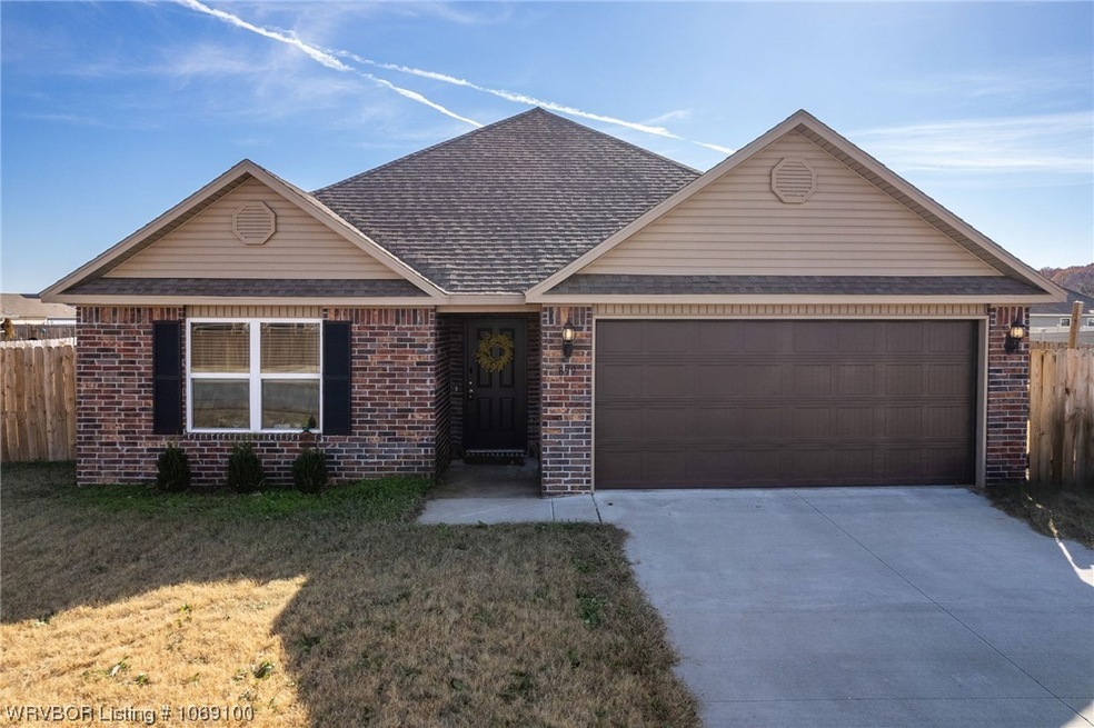 899 Maddy St, Elkins, AR 72727 - photo 1