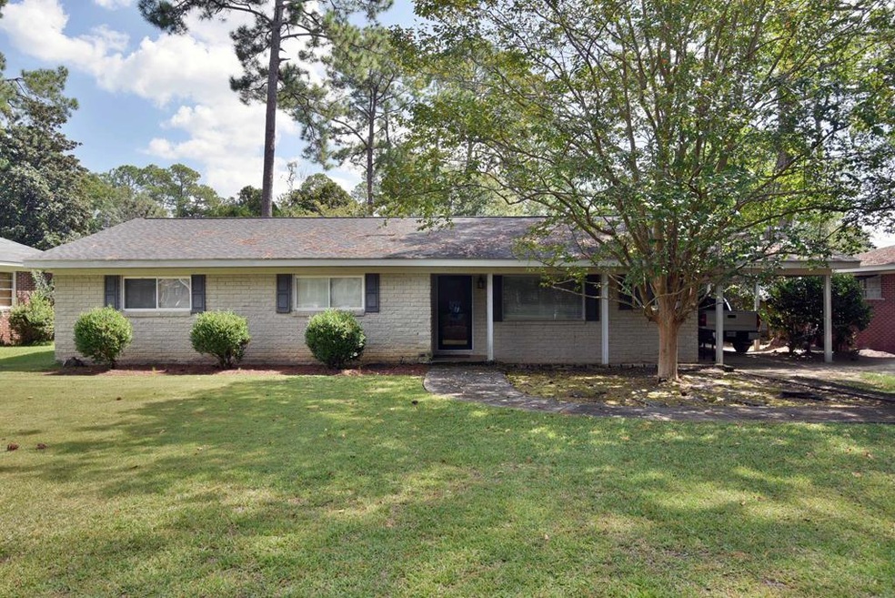 2106 Robinhood Rd, Albany, GA 31707 - photo 1