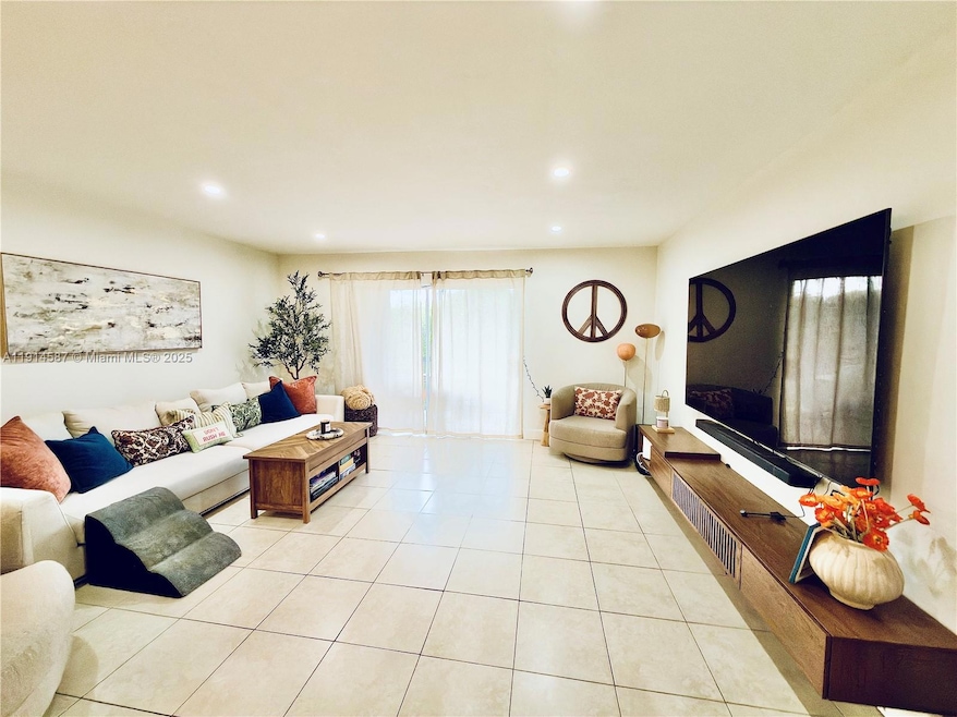 10373 N Kendall Dr unit H6, Miami, FL 33176 - photo 1