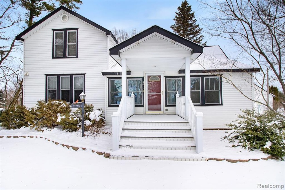 3811 Easton Rd, Owosso, MI 48867 - photo 1