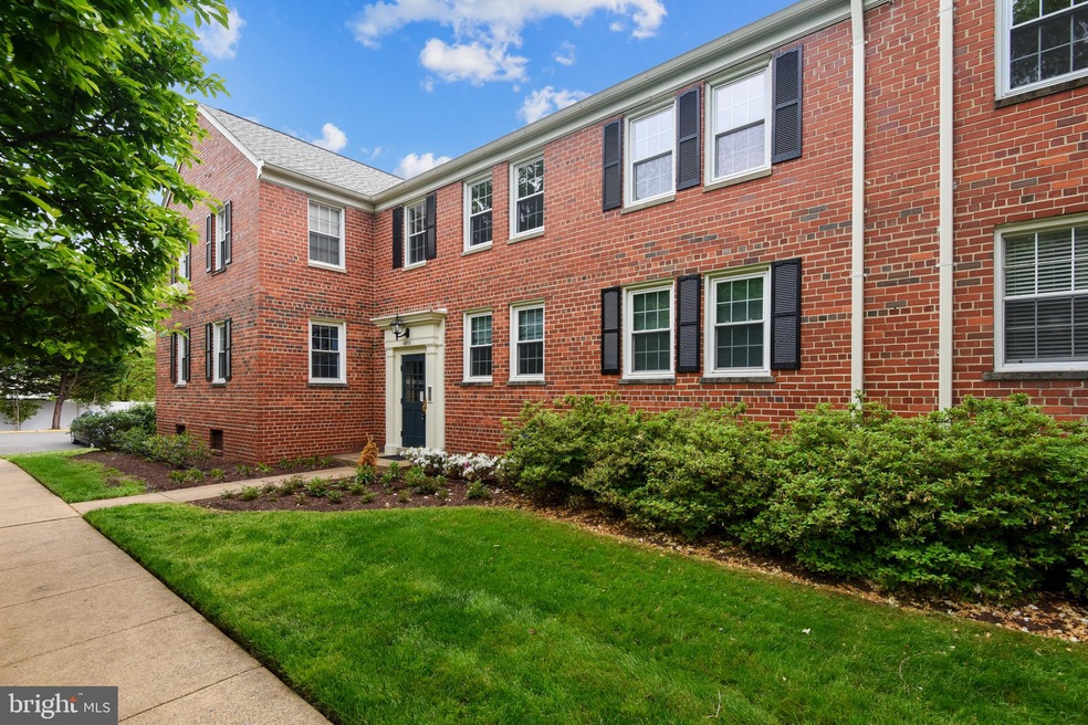 6513 Potomac Ave unit B2, Alexandria, VA 22307 - photo 1