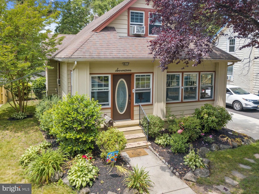 17 E Palmer Ave, Collingswood, NJ 08108 - photo 1