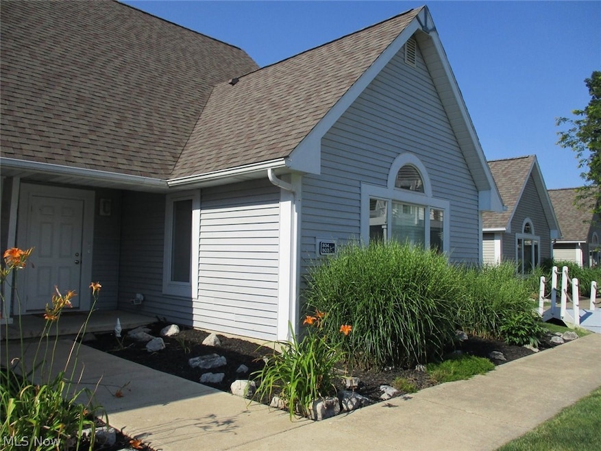 803 Bay Breeze Cir, Vermilion Township, OH 44839 - photo 1