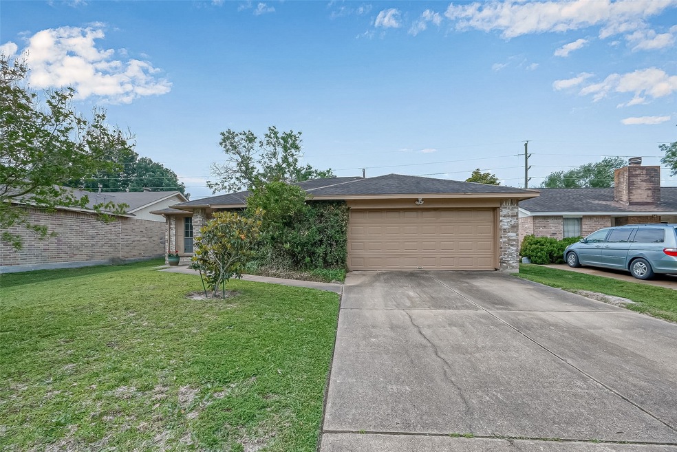7871 Lumber Jack Dr, Houston, TX 77040 - photo 1