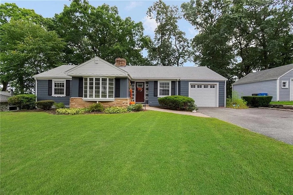 62 Bennington Rd, Cranston, RI 02920 - photo 1