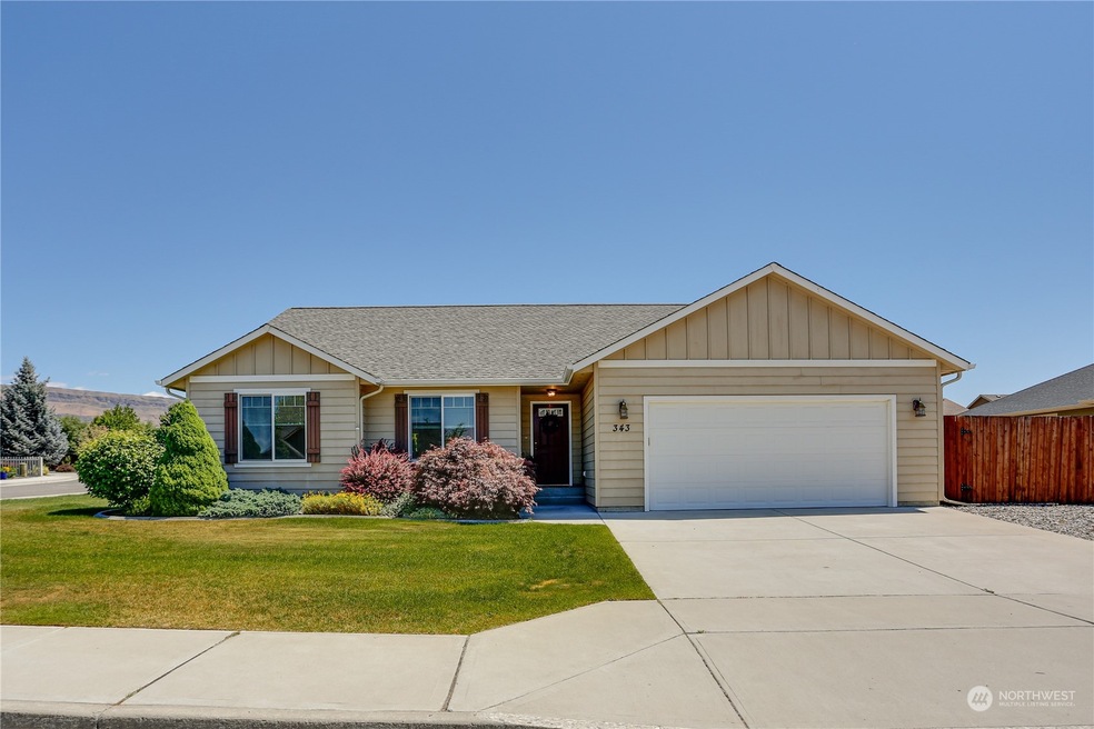 343 N Newark Ave, East Wenatchee, WA 98802 - photo 1