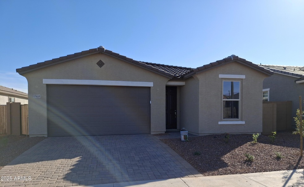 SDO1 LOT 4 FRONT PIC SUNSTONE