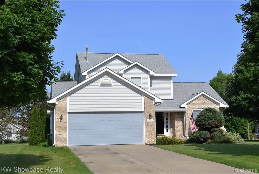 Contemporary 1,878 square foot home with three bed