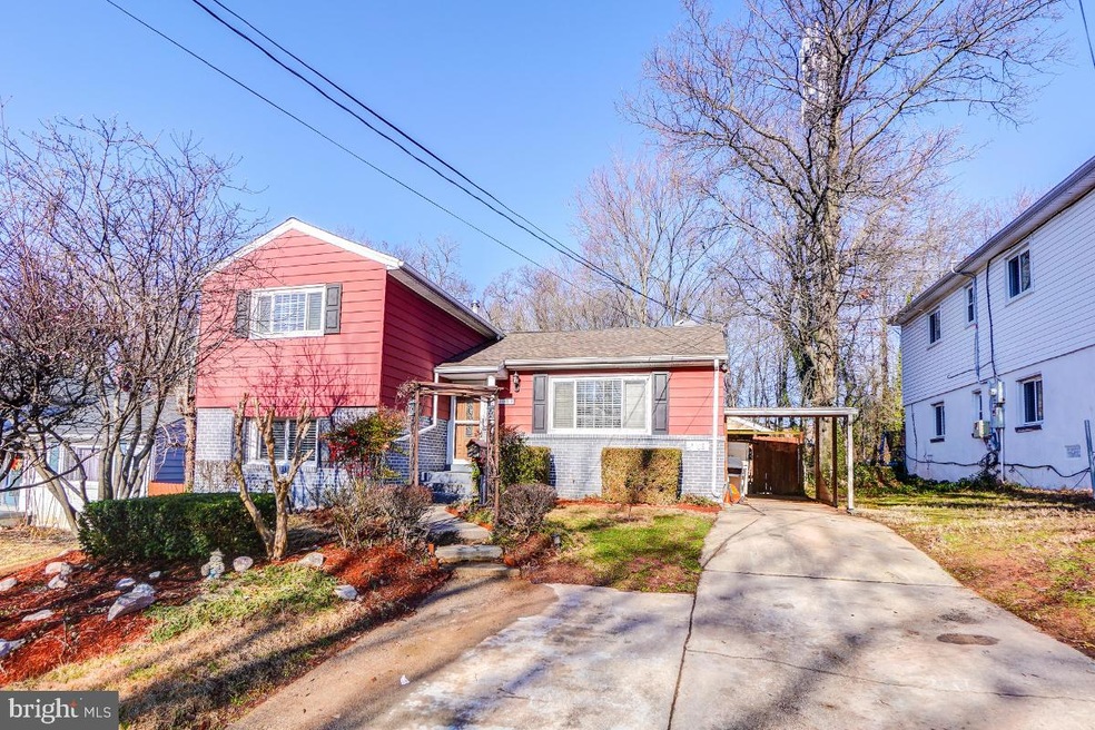 6008 Mustang Dr, Riverdale, MD 20737 - photo 1