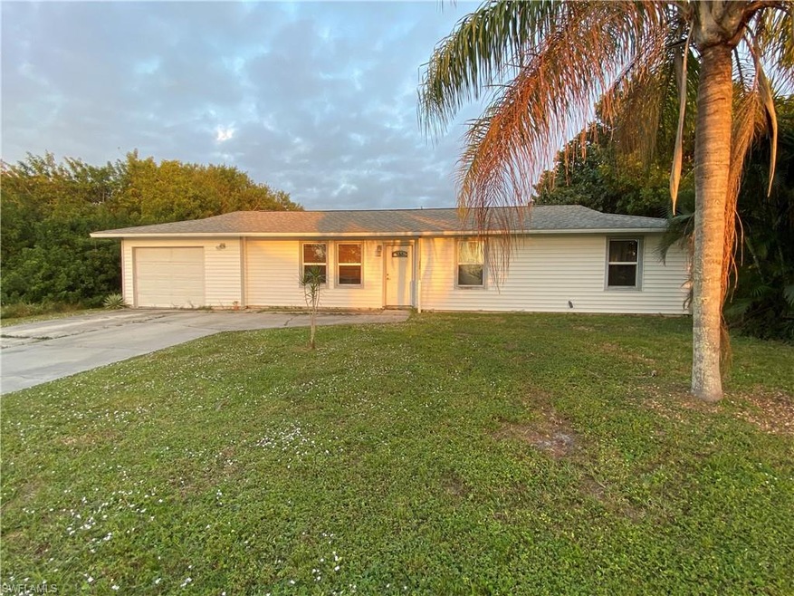 Three Bedroom 2 bath one car garage home. Recently