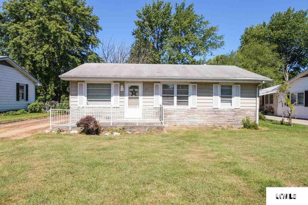 1621 N Ottawa St, Lincoln, IL 62656 - photo 1