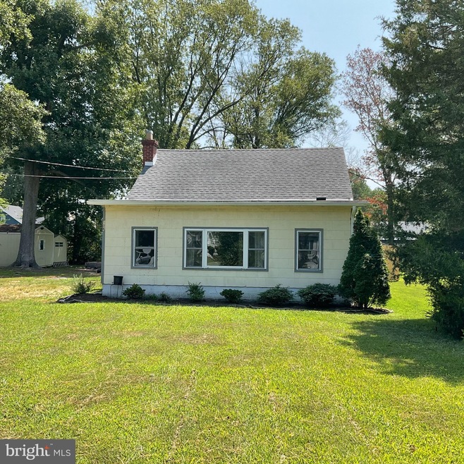 106 Locust Ave, Colonial Beach, VA 22443 - photo 1