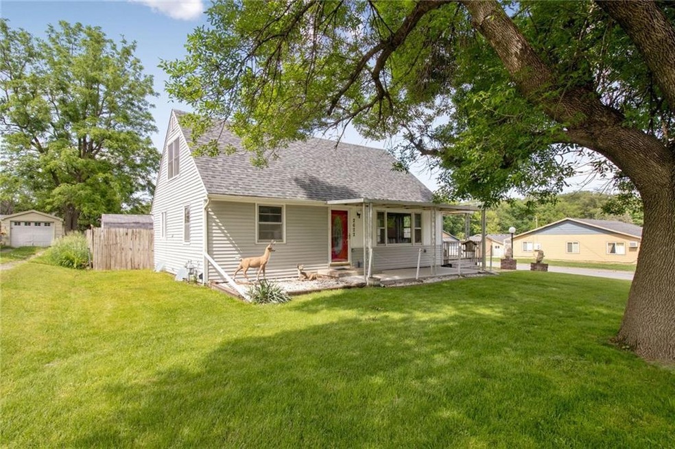 2622 E Douglas Ave, Des Moines, IA 50317 - photo 1