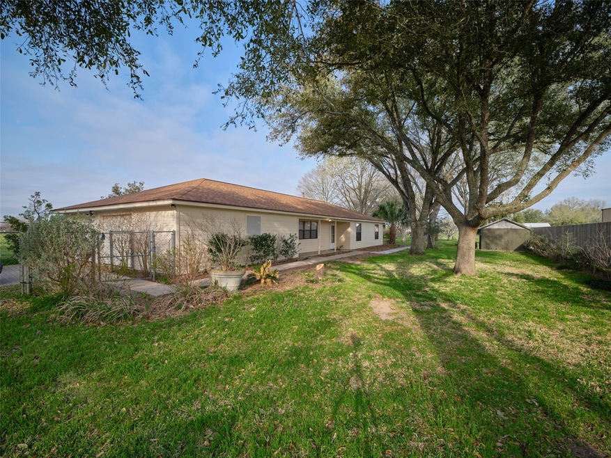8434 Brinkmeyer Rd, Needville, TX 77461 - photo 1