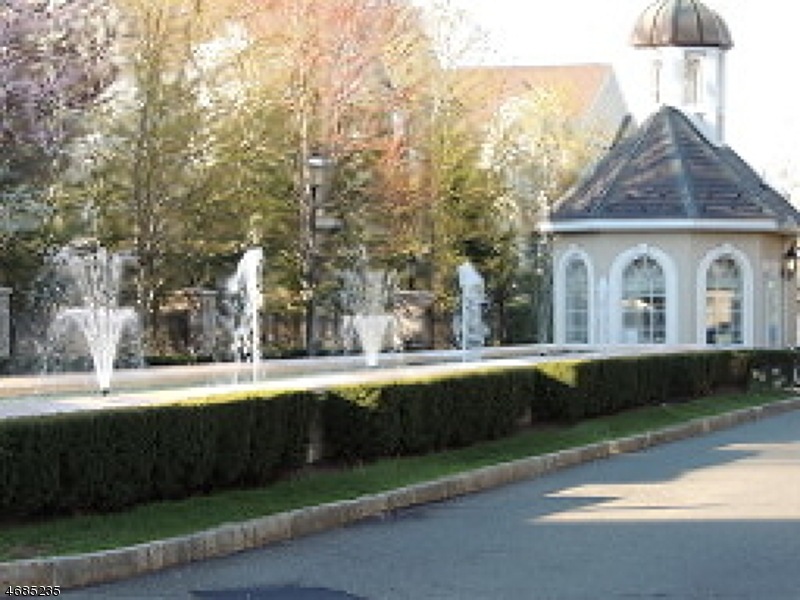 7206 Ravenscroft Rd, Clifton, NJ 07013 - photo 1