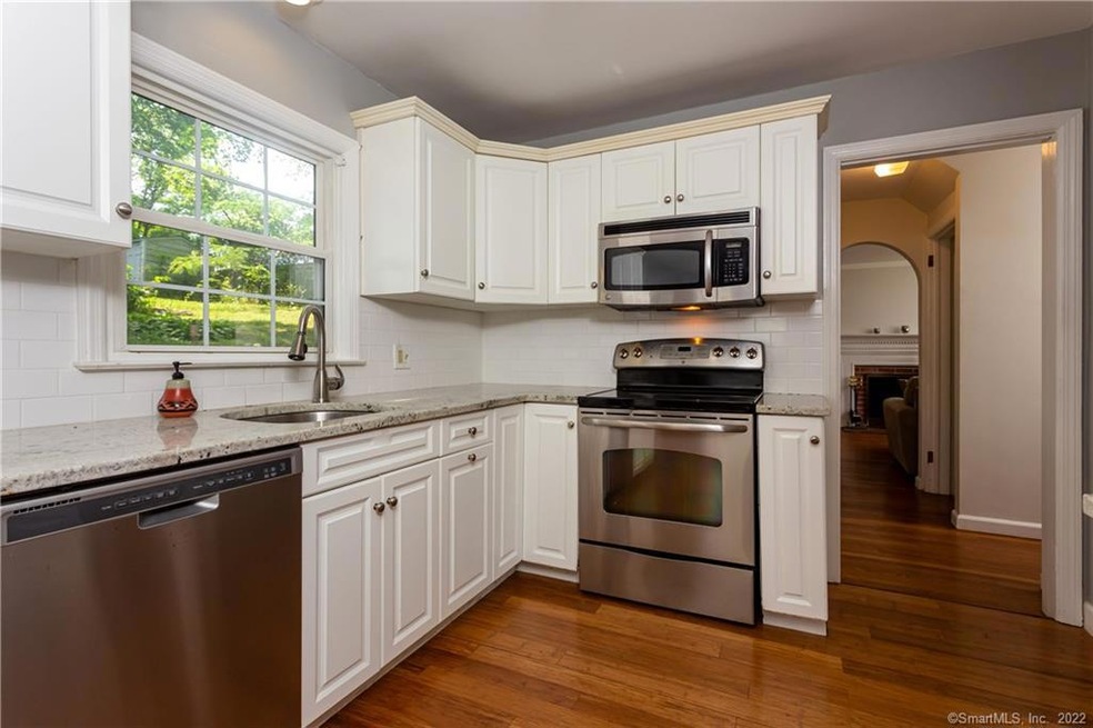 28 Brooklawn Ave, Stamford, CT 06906 - photo 1