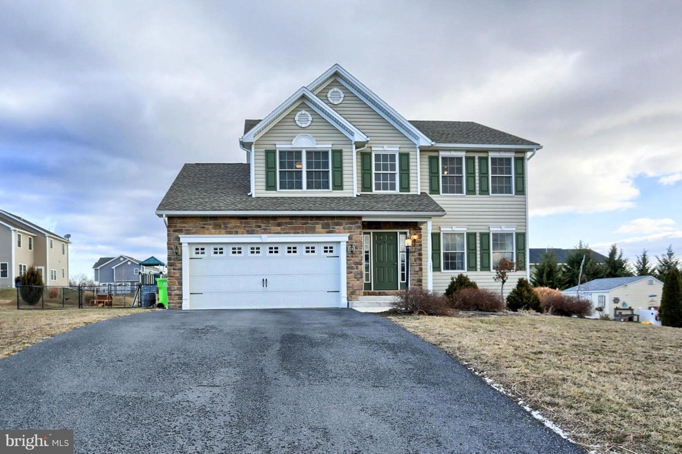 1451 Hamilton Hills Dr, Chambersburg, PA 17202 - photo 1