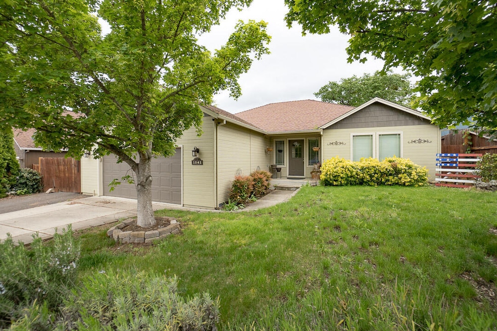 1041Highlands-frontpic