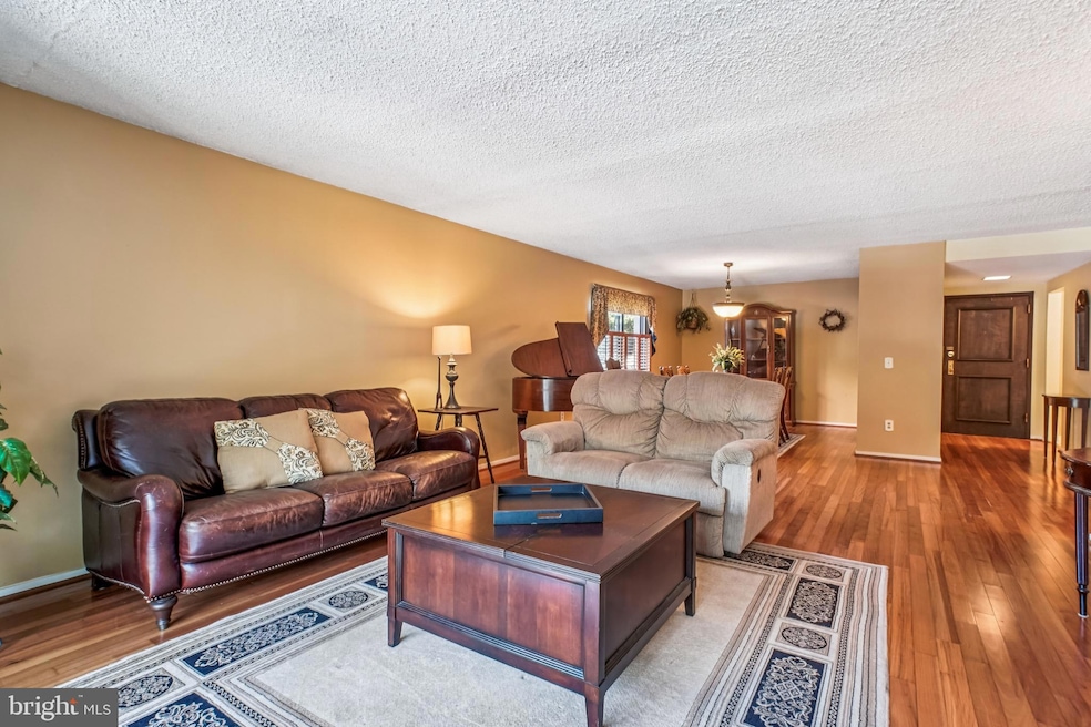 Alexandria Knolls West unit 402, Alexandria, VA 22304 - photo 1