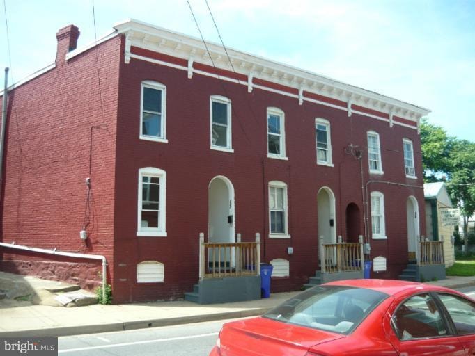 319 Locust 319-321-323 St S, Hagerstown, MD 21740 - photo 1