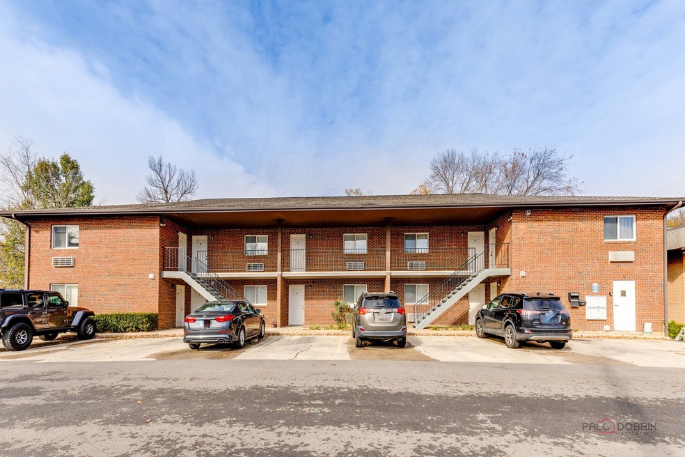 111 Jefferson St unit C, Algonquin, IL 60102 - photo 1