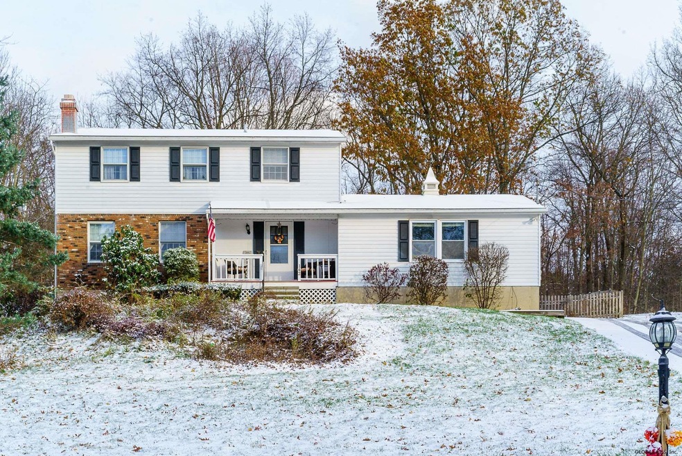 142 S Waldron Ln, Wynantskill, NY 12198 - photo 1