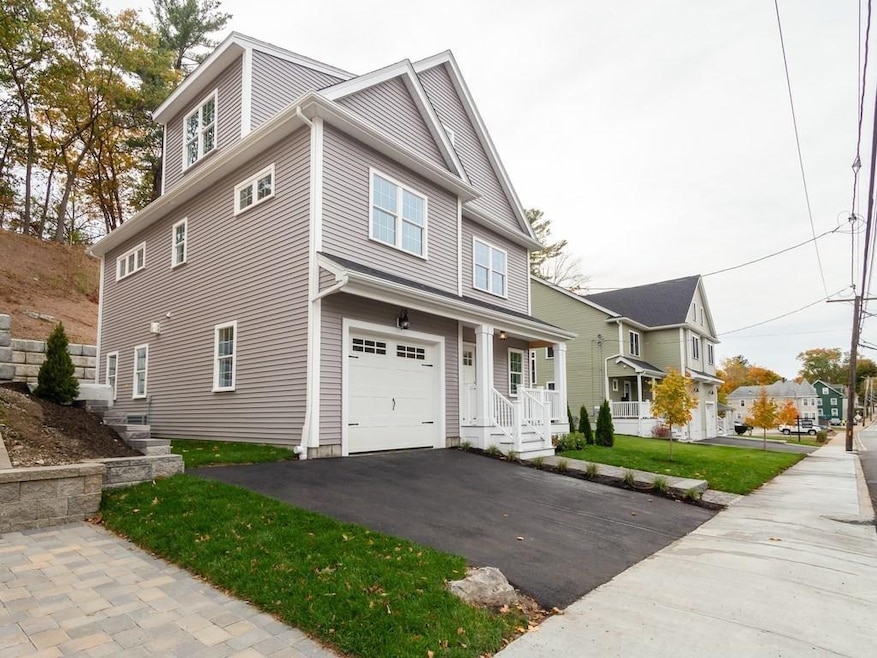 Sold $800,000 • Co-Listing Agent