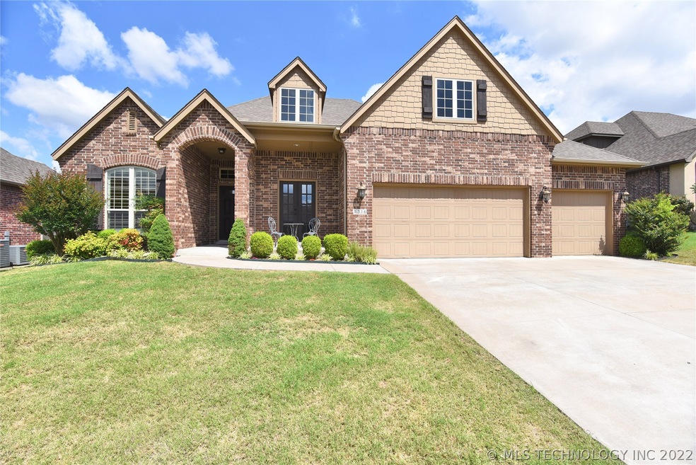 The Perfect Home - Beautiful in every way, outside