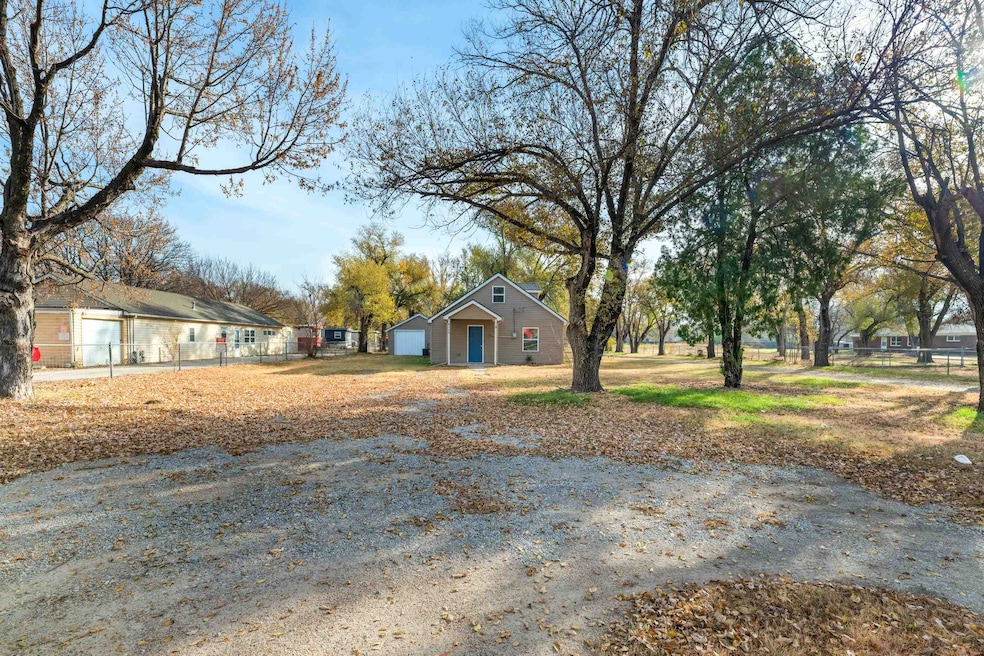 4330 S Seneca St, Wichita, KS 67217 - photo 1