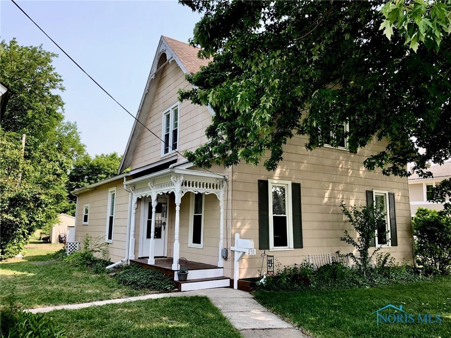 231 N Perry St, Woodville, OH 43469 - photo 1