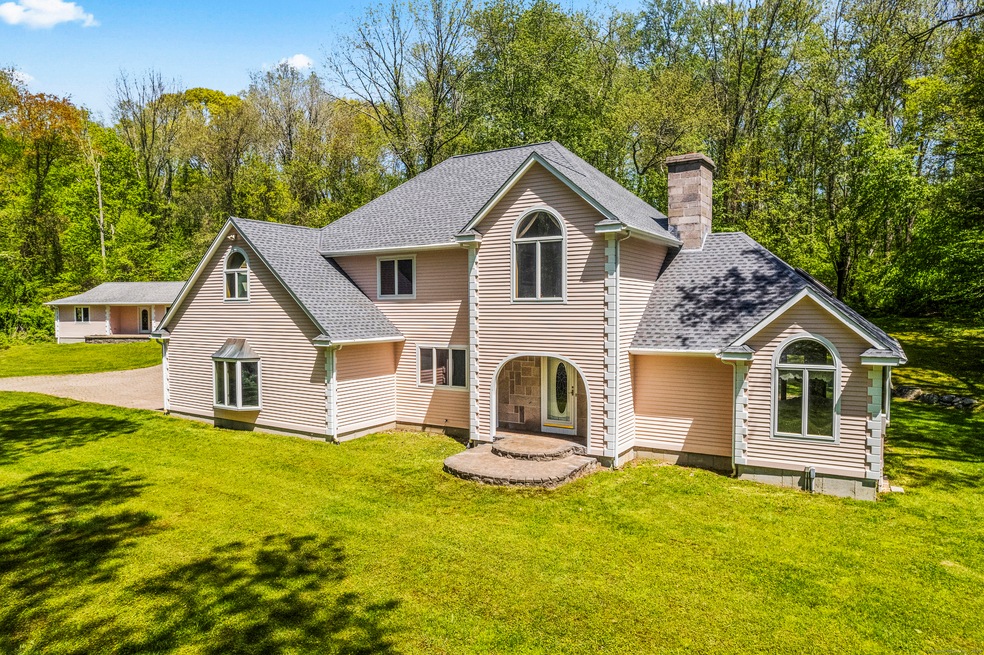 382 Lathrop Rd, Plainfield, CT 06374 - photo 1