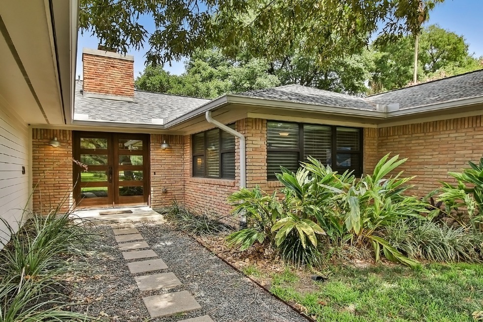 615 Azaleadell Dr, Houston, TX 77018 - photo 1