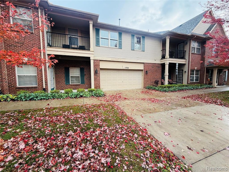 11704 Farmington Rd unit 15, Livonia, MI 48150 - photo 1