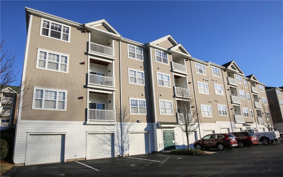 92 Mill St unit 303, Woonsocket, RI 02895 - photo 1