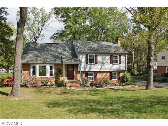 Exterior Front - Welcome to 1615 Lochwood Drive!