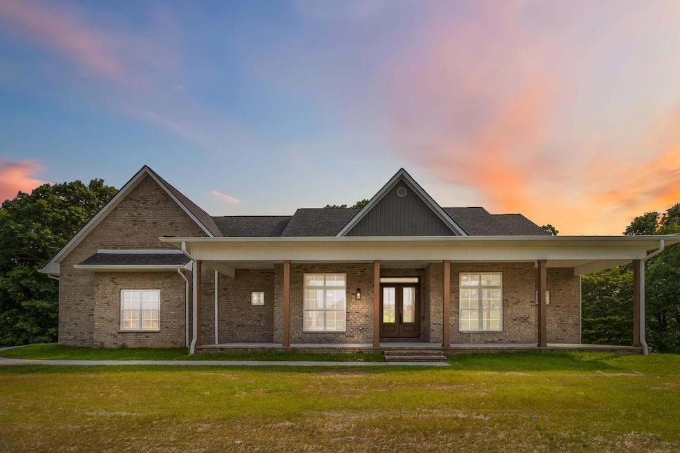 For Sale $915,900