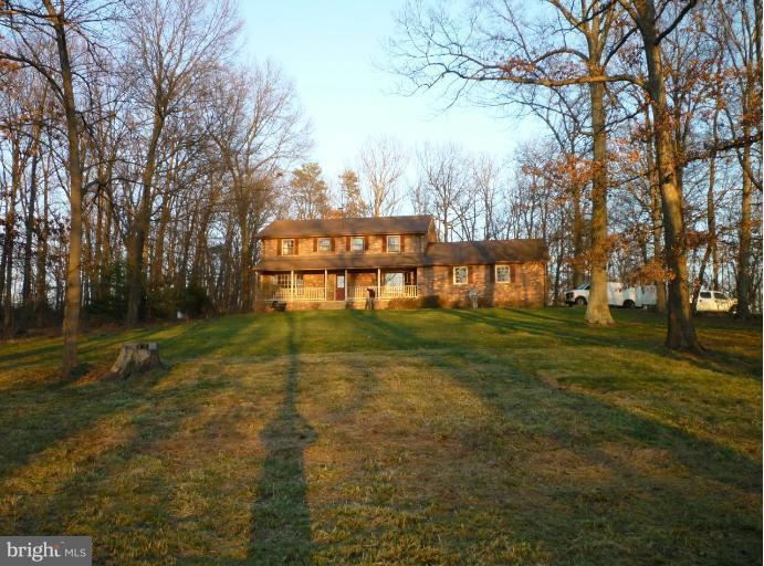 6659 Grays Mill Rd, Warrenton, VA 20187 - photo 1