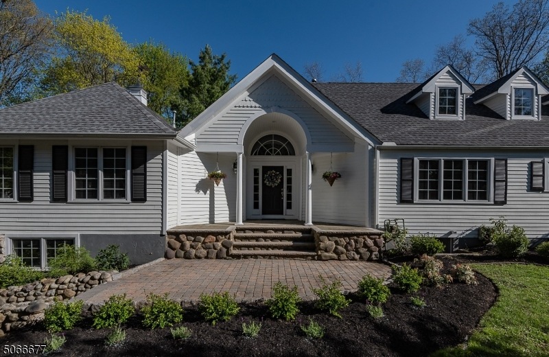 686 Highview Dr, Wyckoff, NJ 07481 - photo 1