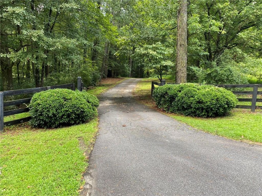 Entrance off Thompson